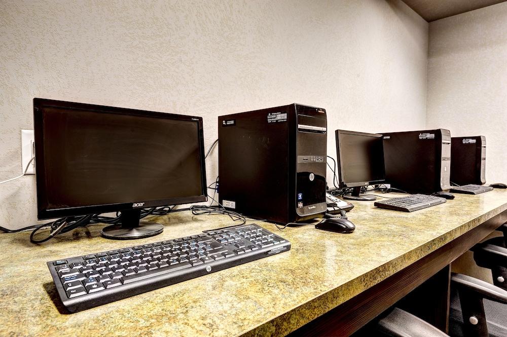 Home Inn & Suites - Swift Current Extérieur photo